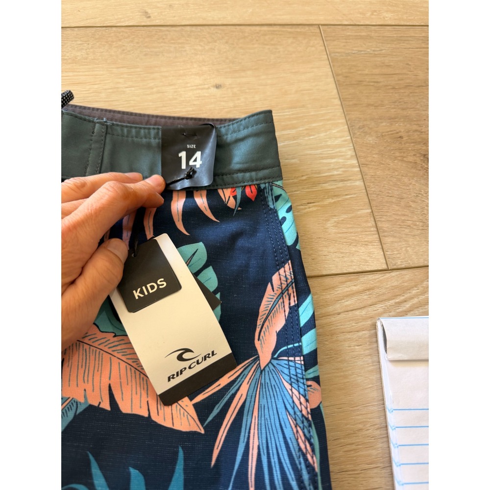 Rip Curl Boys Navy Blue Tropical Floral Board Shorts Swim Trunks Size 14 NWT - Picture 2 of 3